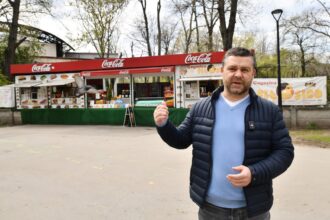 primarul ciucu s a plimbat prin herastrau si nu prea i a placut a vazut bancute de toate felurile cosuri de gunoi cam uratele si copaci uscati care stau sa cada 69db794b58146