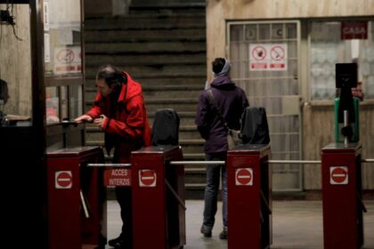 problemele mai putin discutate despre scumpirea biletelor la metrorex metrou usor le a identificat si propune solutii 69e22e0a63394
