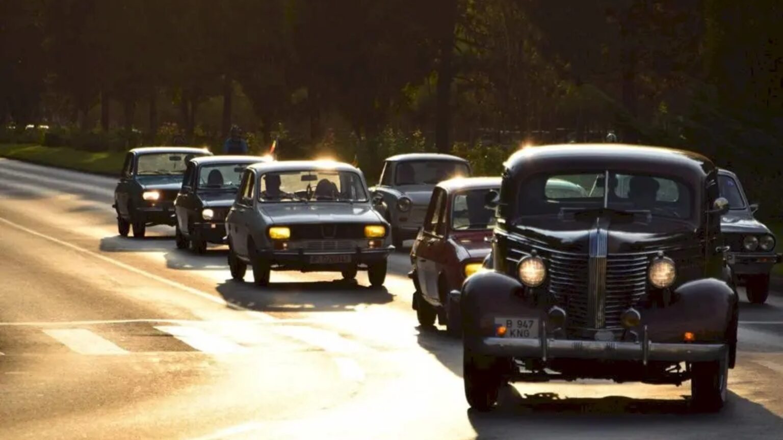 retroparada primaverii e in weekend in parcul lumea copiilorf09f9a98 bucurestenii sunt asteptati aici sa admire o colectie uimitoare de masini de epoca 69e7661737a05