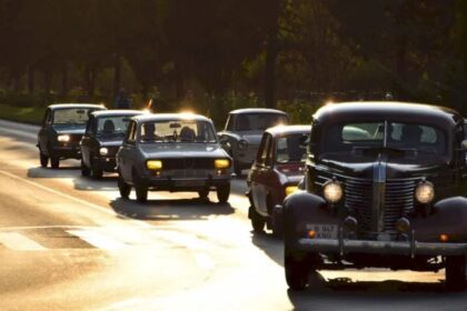 retroparada primaverii e in weekend in parcul lumea copiilorf09f9a98 bucurestenii sunt asteptati aici sa admire o colectie uimitoare de masini de epoca 69e7661737a05