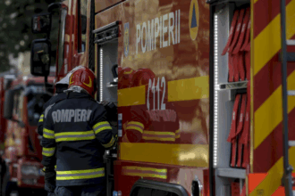 un incendiu a izbucnit pe calea vitan langa biserica tarca pompierii intervin martor este al doilea in ultimele trei zile 69e79118ed101