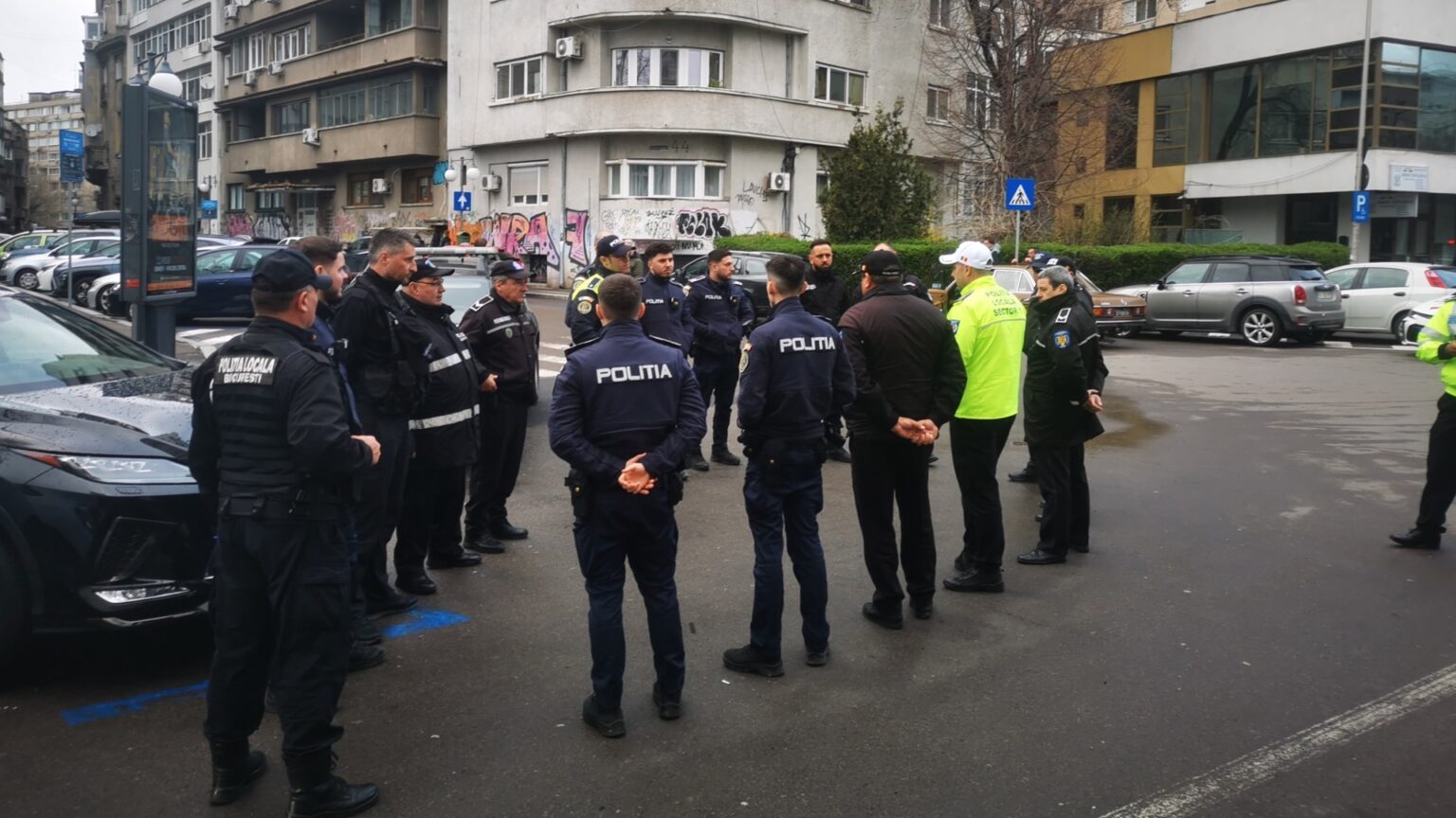 verificari in zona salii palatului si pe strazile alaturate in acest weekend polisti locali vor fi cu ochii pe cine parcheaza neregulamentar si pe falsii parcagii 69e203c9f2a9d