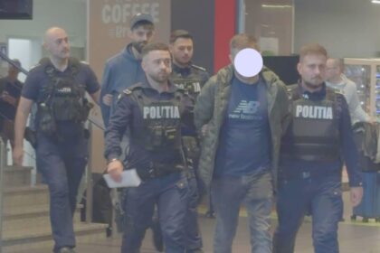 video bataie in aeroportul baneasa cinci pasageri s au luat la pumni la aterizare dupa ce s au certat in avion 69e8c5757193a