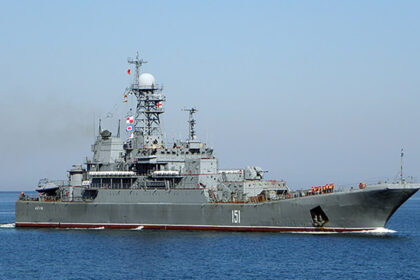 video momentul in care unitatea speciala ghosts a lovit doua nave de desant rusesti in crimeea portul rusesc tuapse in flacari 69e6043f19fd3
