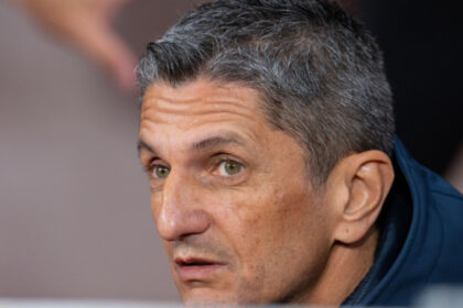 video razvan lucescu primele declaratii dupa ce a revenit in tara pentru a fi alaturi de tatal sau mircea lucescu 69d33af07d1e9