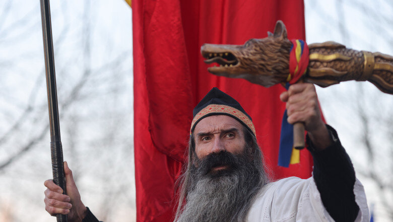 videofoto perchezitii in capitala intr un dosar de extremism online stegarul dac vizat dupa un clip cu salut nazist si imaginea lui eminescu 69cd21ea3f013