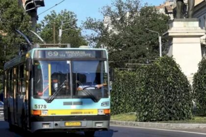 cum se simte summitul b9 in traficul din bucuresti 11 linii stb circula greu si foarte greu din cauza restrictiilor graduale impuse spre si dinspre cotroceni 6a0482fc644ef