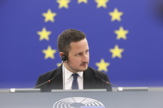 nicu stefanuta spune ca politica romaneasca e un monopol al catorva partide cati v au intrebat ce parere aveti de motiune 69f9bcaa2fadb