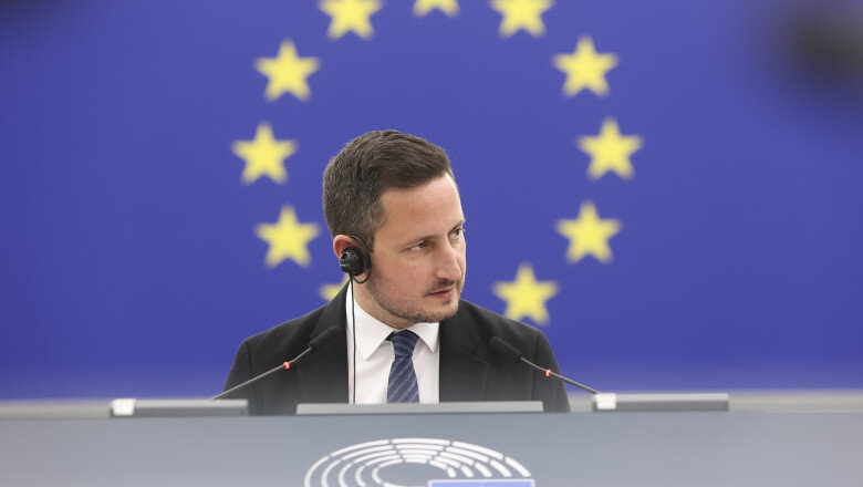 nicu stefanuta spune ca politica romaneasca e un monopol al catorva partide cati v au intrebat ce parere aveti de motiune 69f9bcaa2fadb