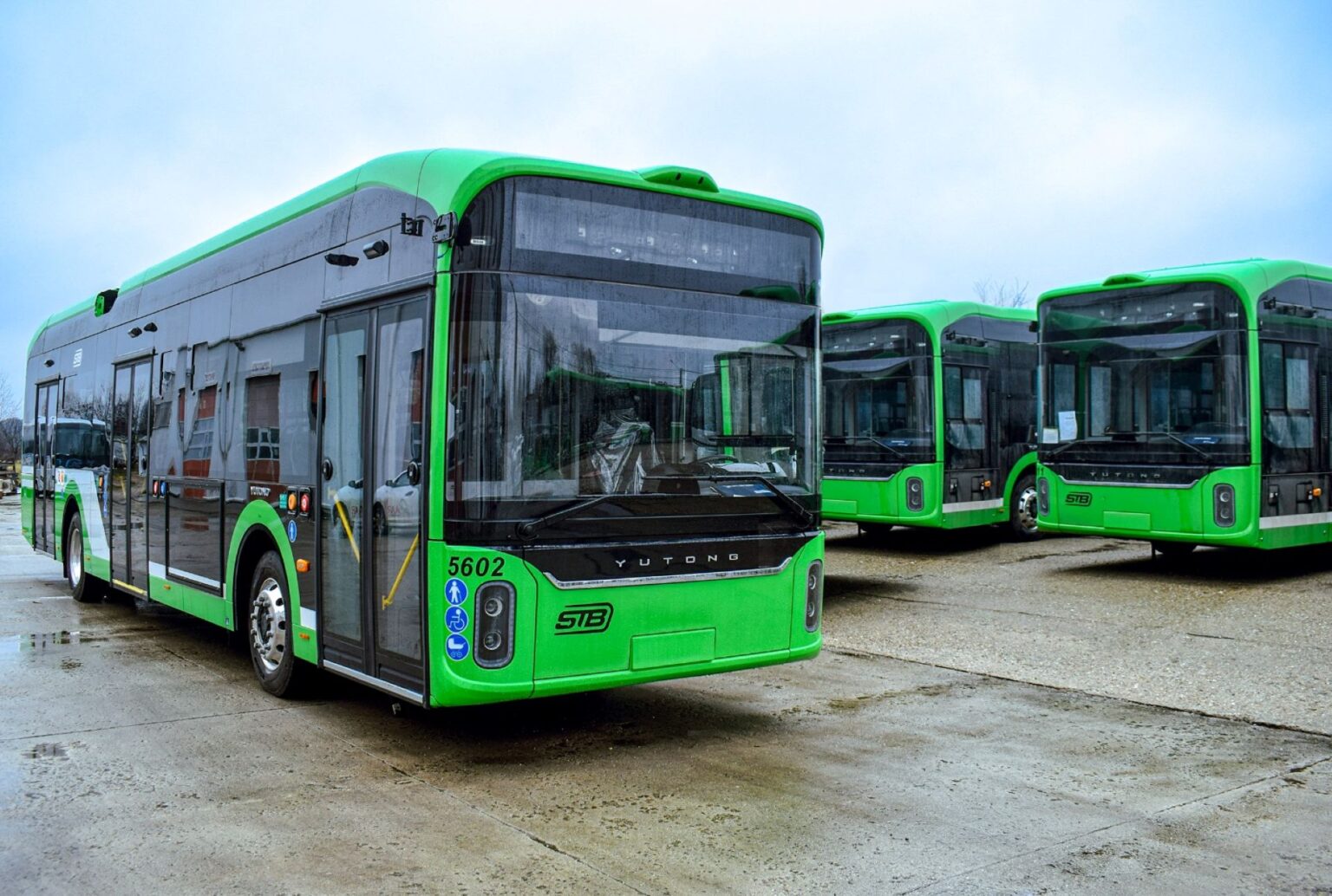 pmb vrea sa cumpere 100 de troleibuze articulate si lanseaza o consultare de piata noile mijloace de transport vor avea o capacitate de 130 de pasageri 6a06fbc95966c
