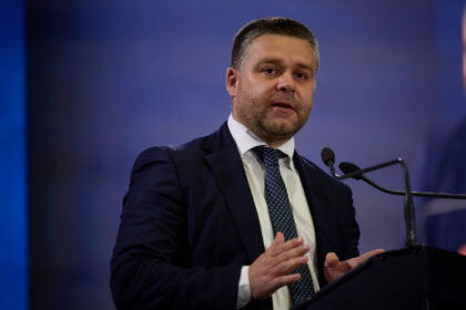 prima reactie a lui ciprian ciucu dupa ce motiunea a trecut sus inimile noi mergem mai departe cu ilie bolojan nu pentru un om ci pentru principii 69f9de41abacb