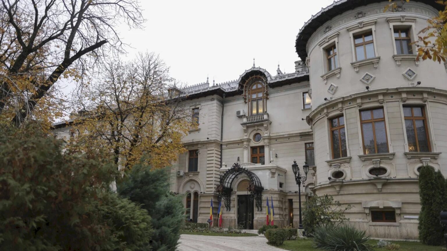 receptia de la palatul cotroceni de ziua europei anulata din cauza crizei politice presedintele nicusor dan incepe negocierile cu partidele pentru un nou guvern 69fb023306fd6