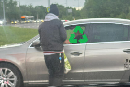 reciclarea drive in in intersectii din bucuresti boss ai o sticla pe soseaua petricani la semafor sgr ul se face direct la geamul masinii 6a058d047e39d