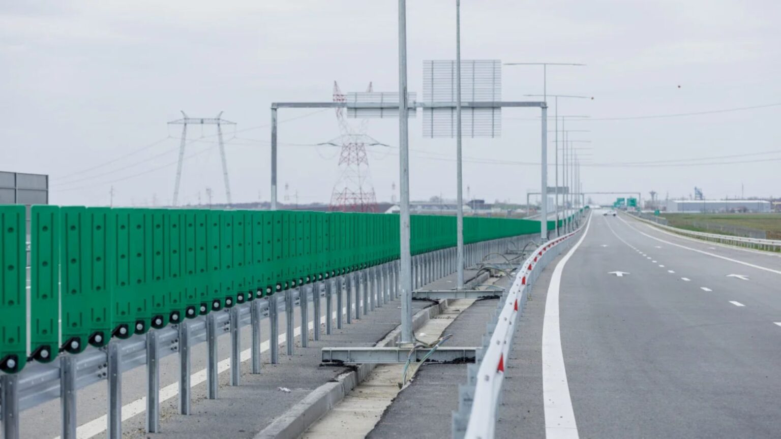 restrictii de circulatie pe autostrada bucurestiului a0 timp de sase zile de miercuri dimineata se fac reparatii in zona pasajului de la km 52700 52850 69f9fa77e9d20