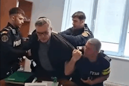 situatie la limita dintre neverosimil si amuzant la garda forestiera bucuresti seful schimbat a luat cheile de la biroul inspectorului sef si de la niste dulapioare 69f9fa72e9e85